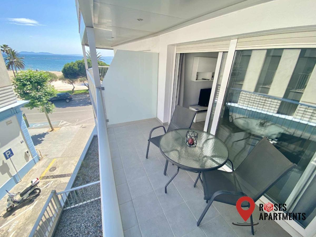 Roses Apartments Red Loft Vista Mar Lateral Luaran gambar